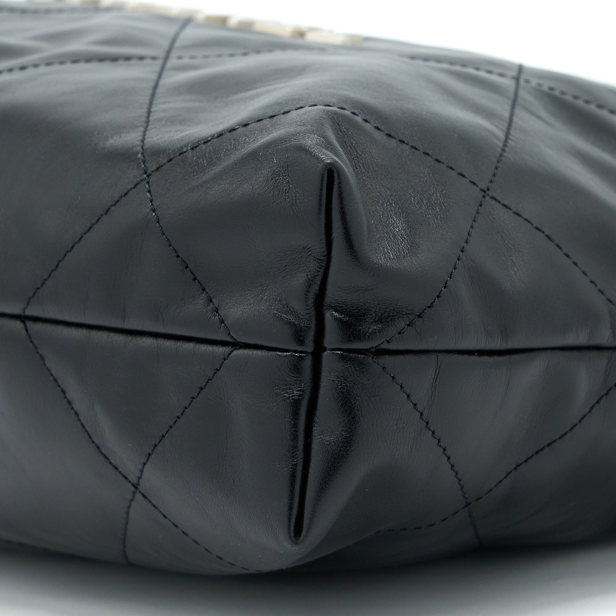 Chanel Small 22 Bag Calfskin Black (Microchip)