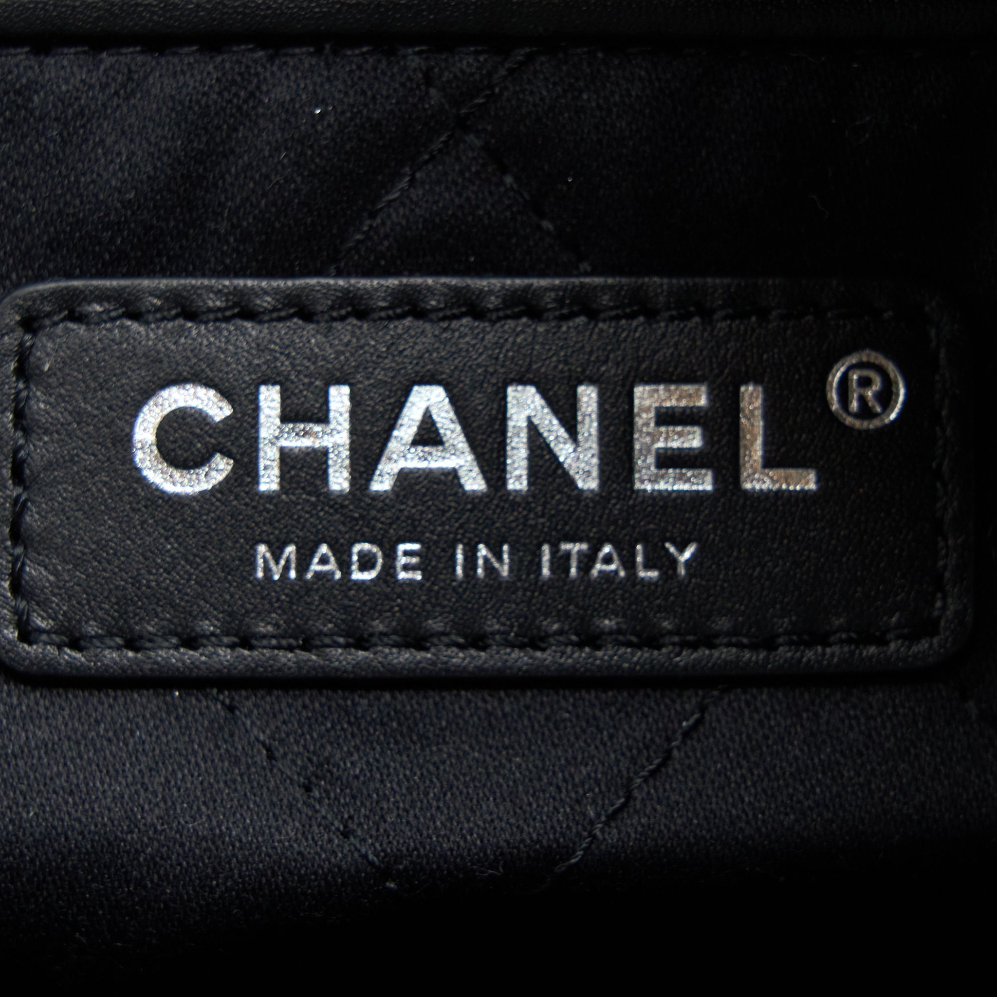 Chanel Small 22 Bag Calfskin Black (Microchip)