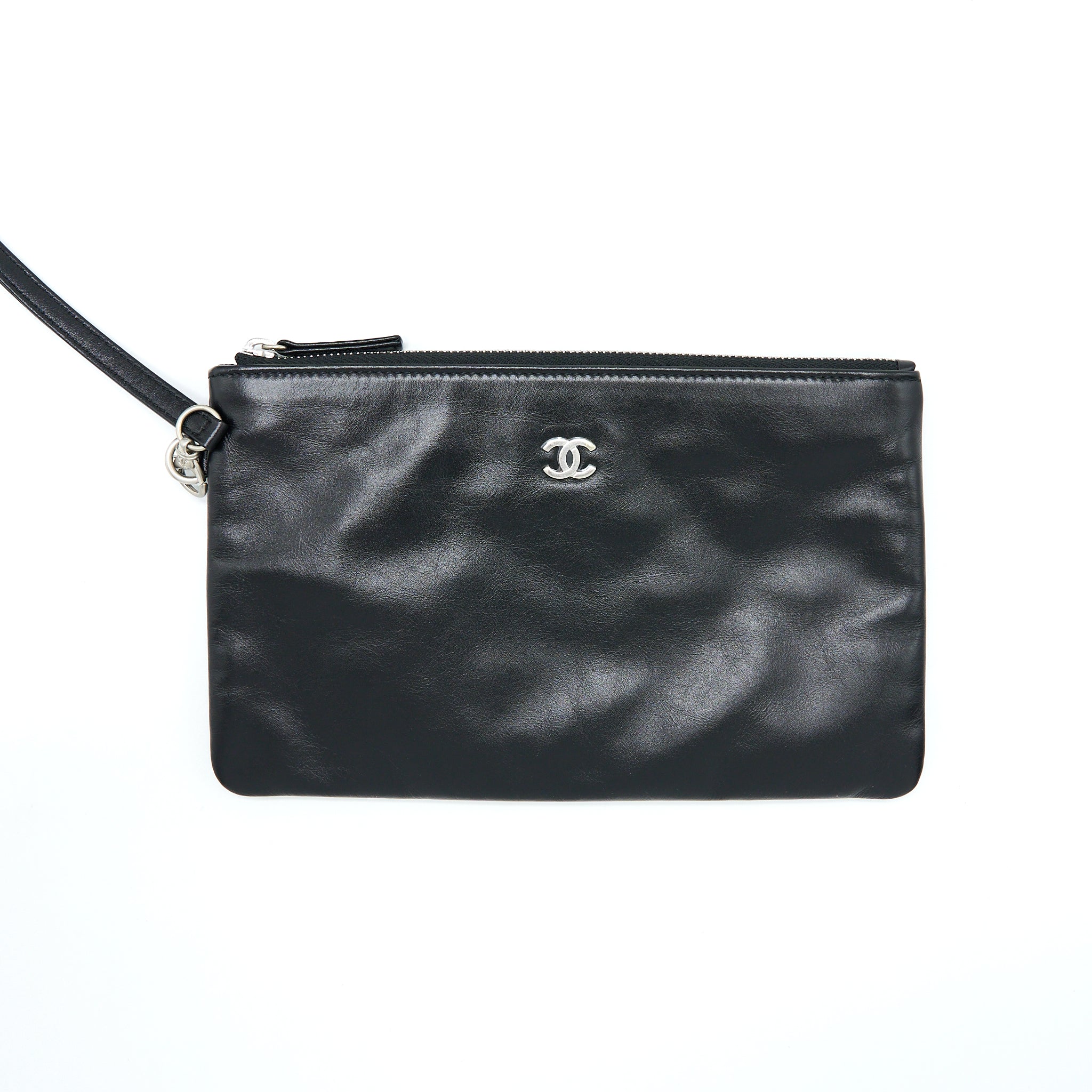 Chanel Small 22 Bag Calfskin Black (Microchip)