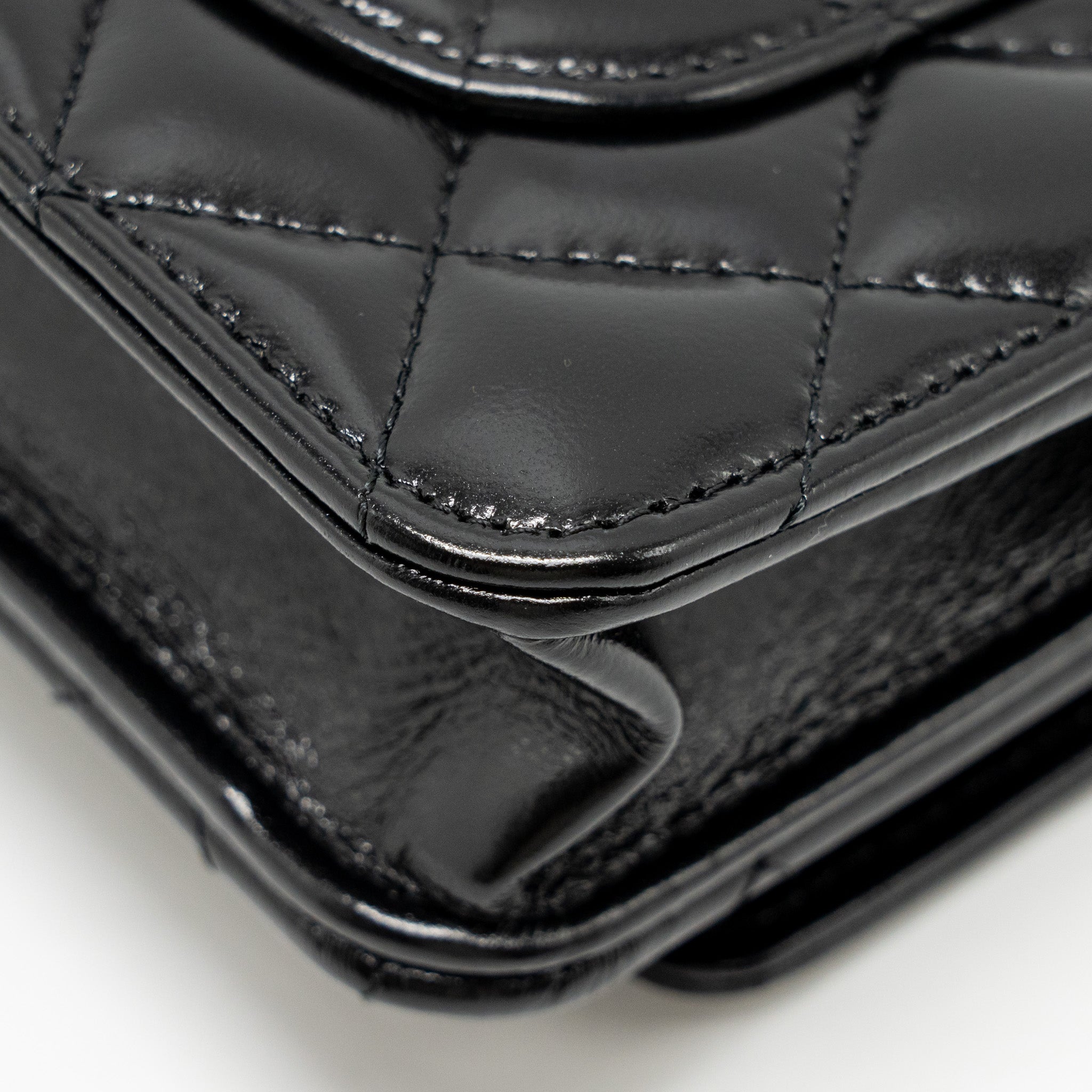 Chanel Wallet on CC Detailed Chain Shiny Lambskin Black  (Microchip)