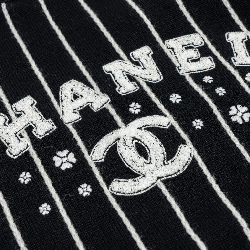 Chanel size 36 23p cardigan cashmere black/white