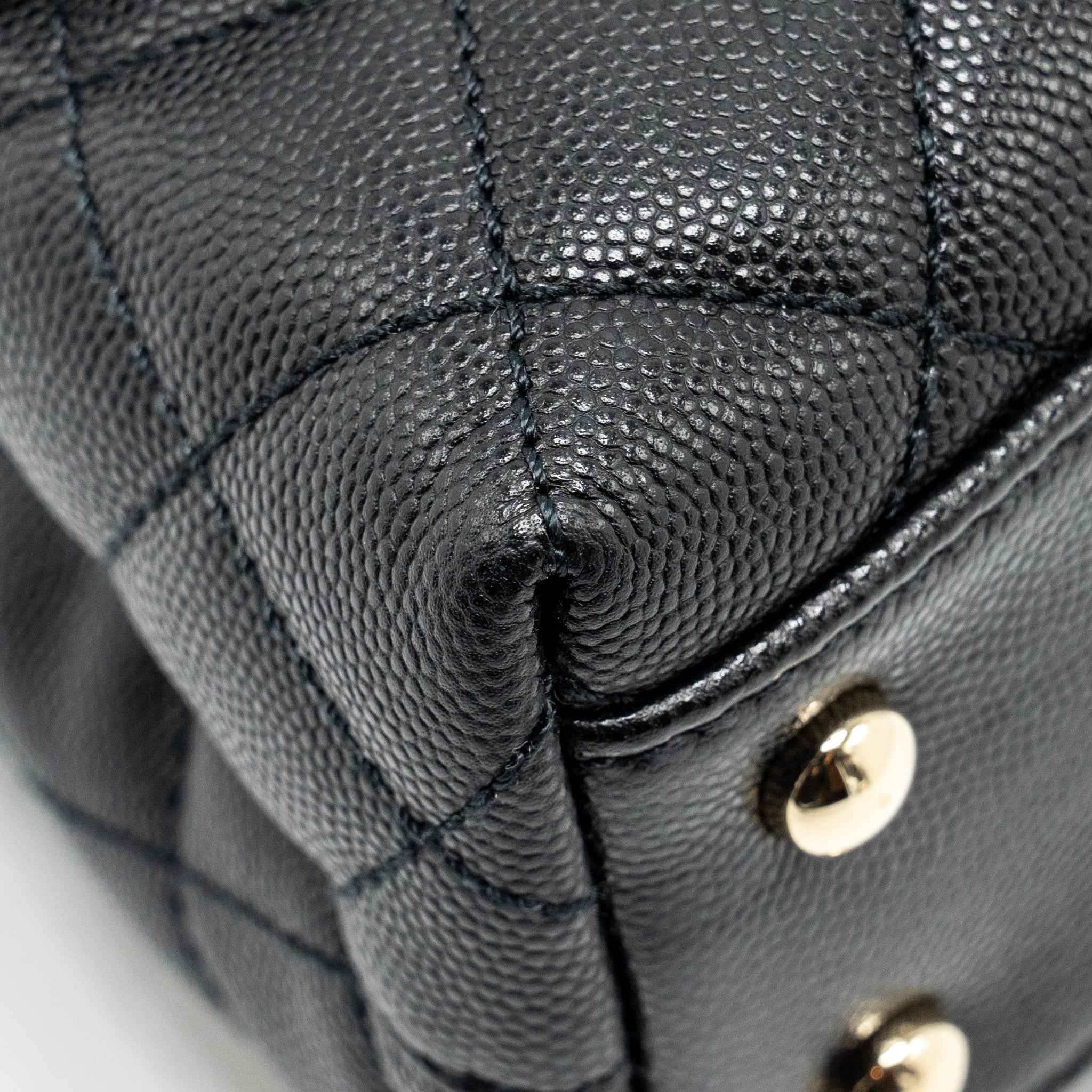 Chanel Small COCO Handle Caviar Black L (Microchip)