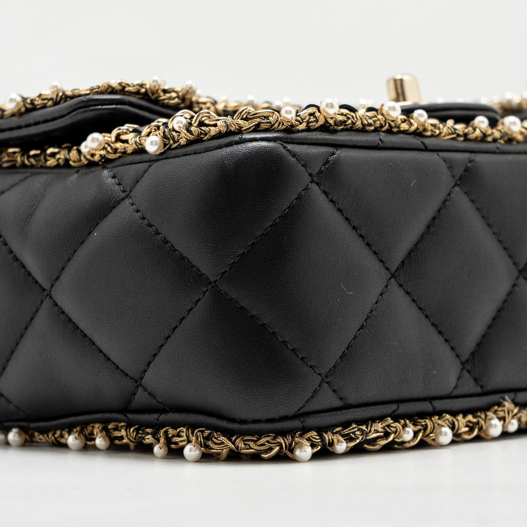 Chanel Pearl Detailed Edge Mini Flap Bag Lambskin Black L (Microchip)