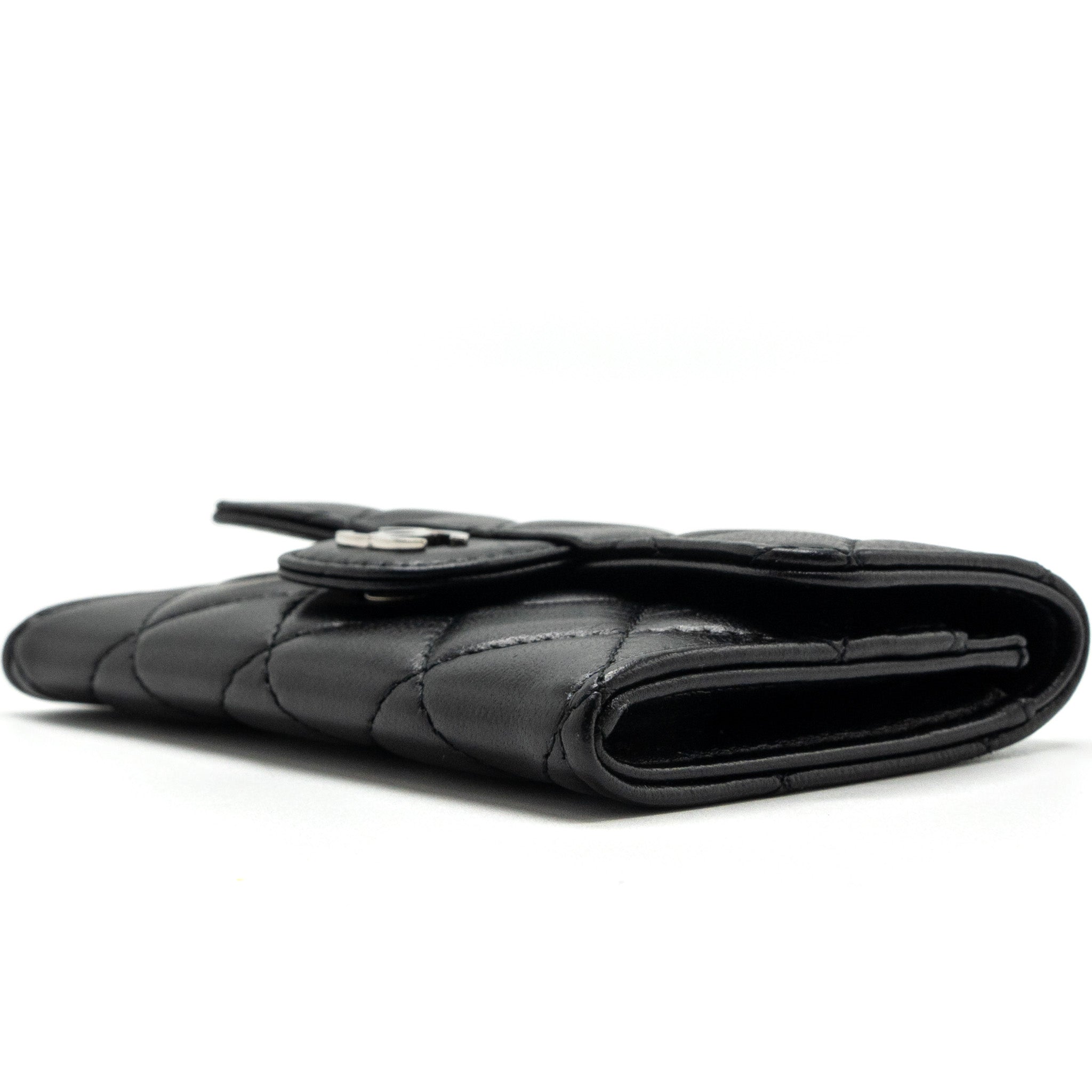 Chanel Classic Flap card holder Lambskin Black