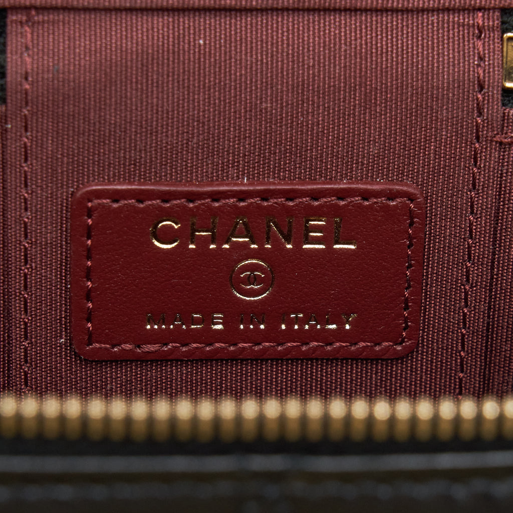 Chanel 21A Gold Crush Mini Vanity Case Calfskin Black