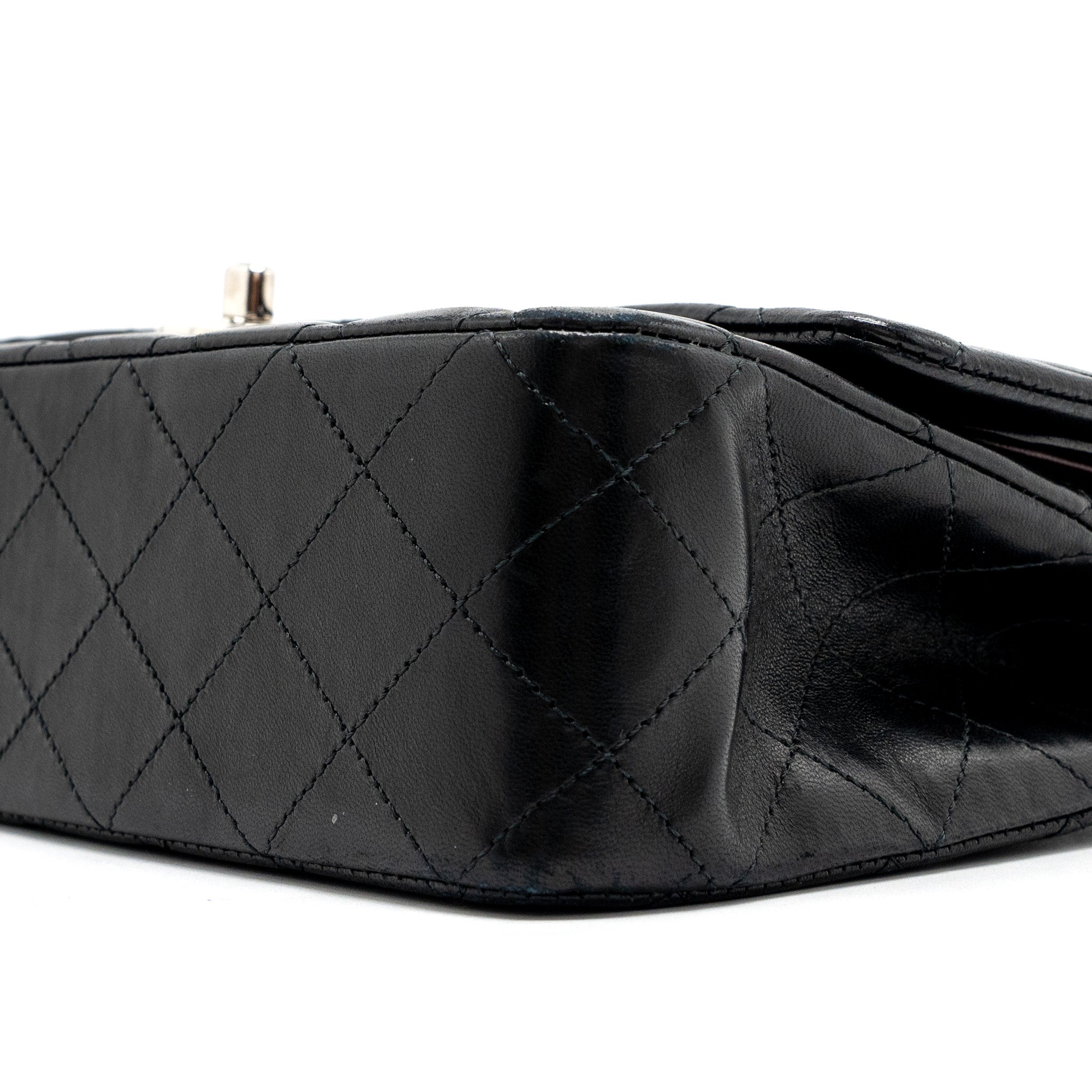 Chanel medium classic double flap bag lambskin black