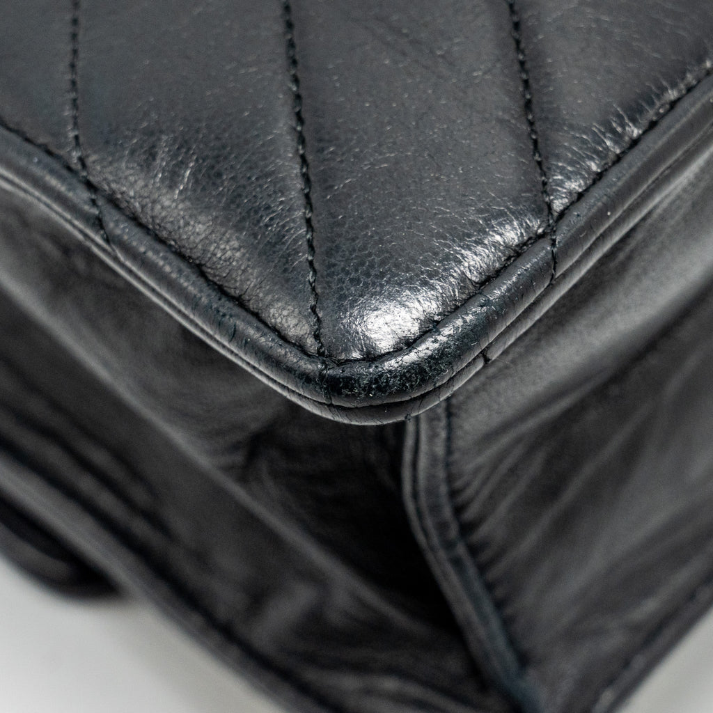 Chanel Vintage chevron flap bag lambskin black