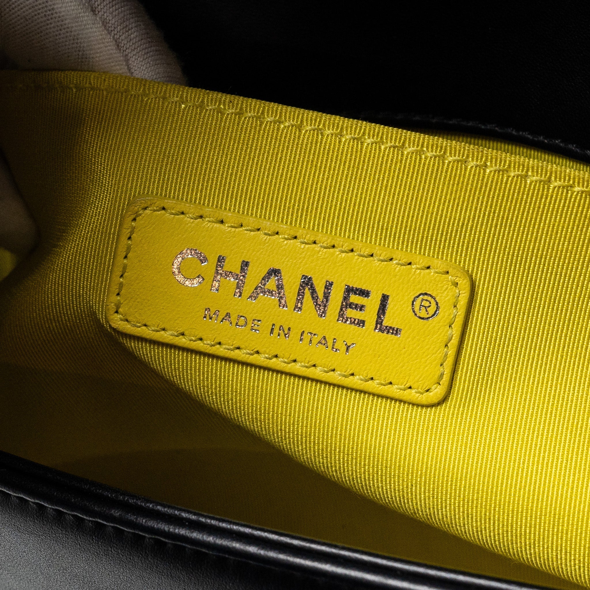Chanel Medium Boy Bag Tweed/Calfskin black/Multicolour