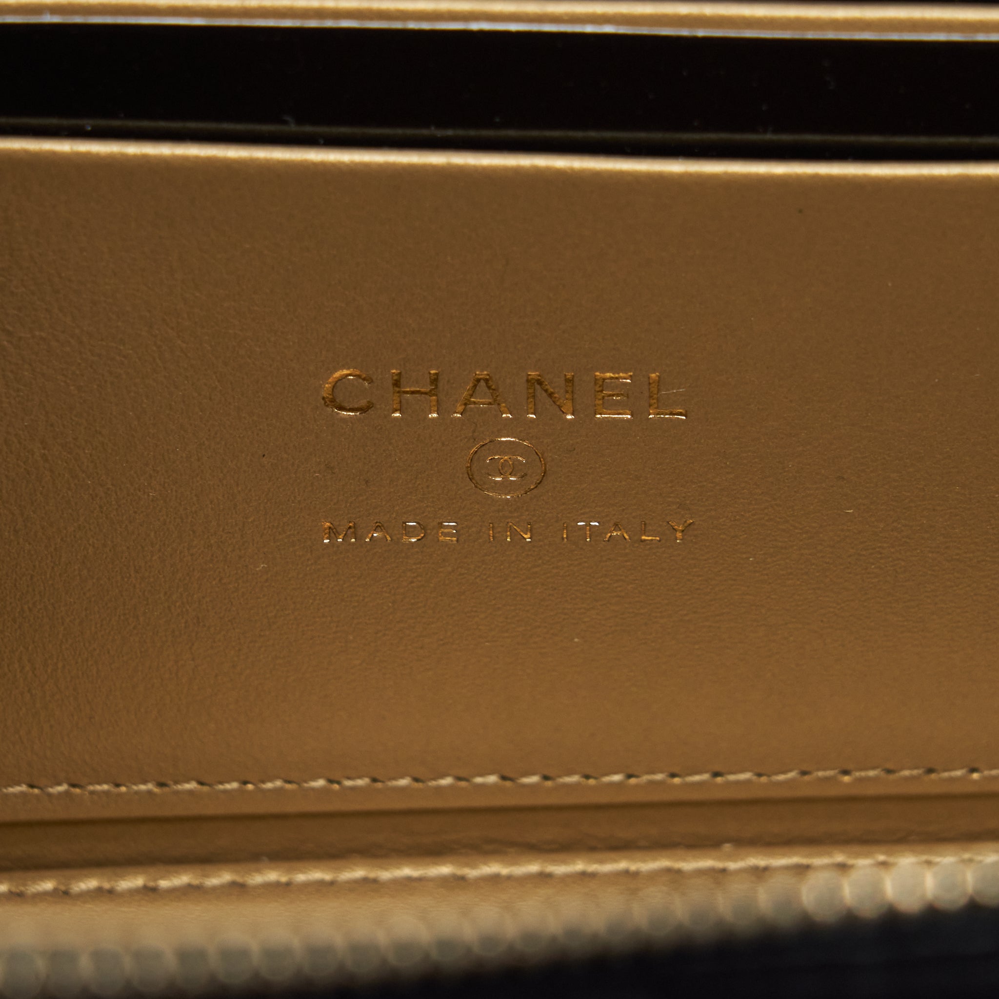 Chanel 22S Pearl Crush Long Vanity With Chain Lambskin Black