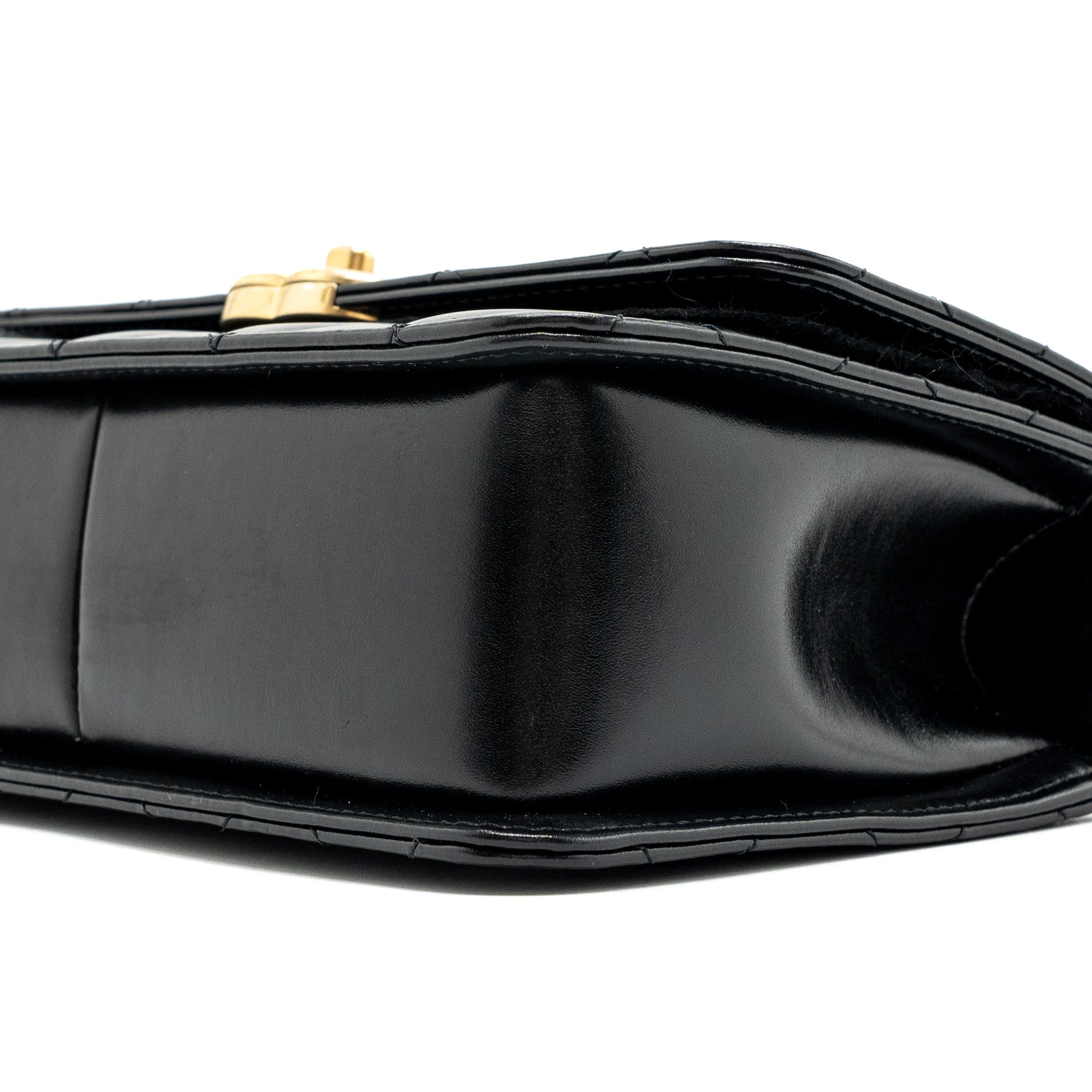 Chanel 24C gold crush flap bag calfskin black  (microchip)