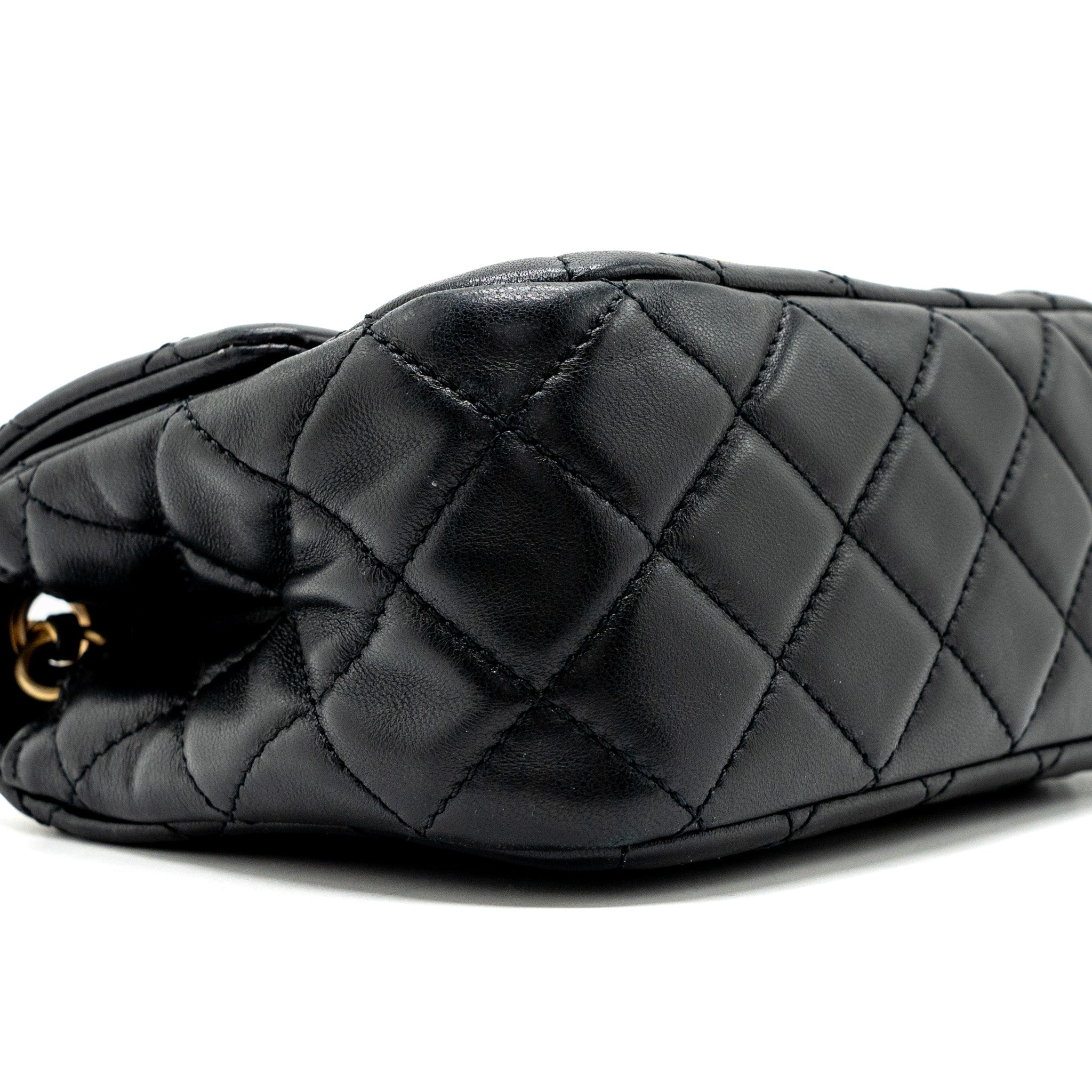 chanel pearl crush mini square flap bag lambskin black  (microchip)