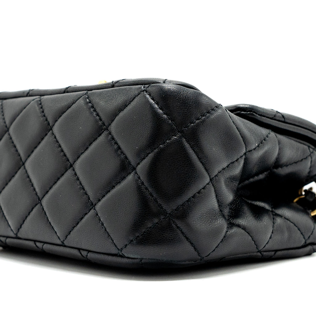 chanel pearl crush mini square flap bag lambskin black  (microchip)