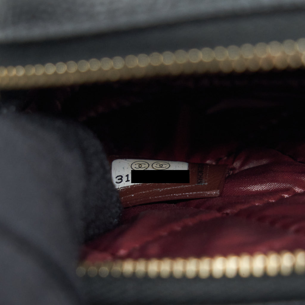 Chanel Small Zipper Vanity Pouch Caviar Black L