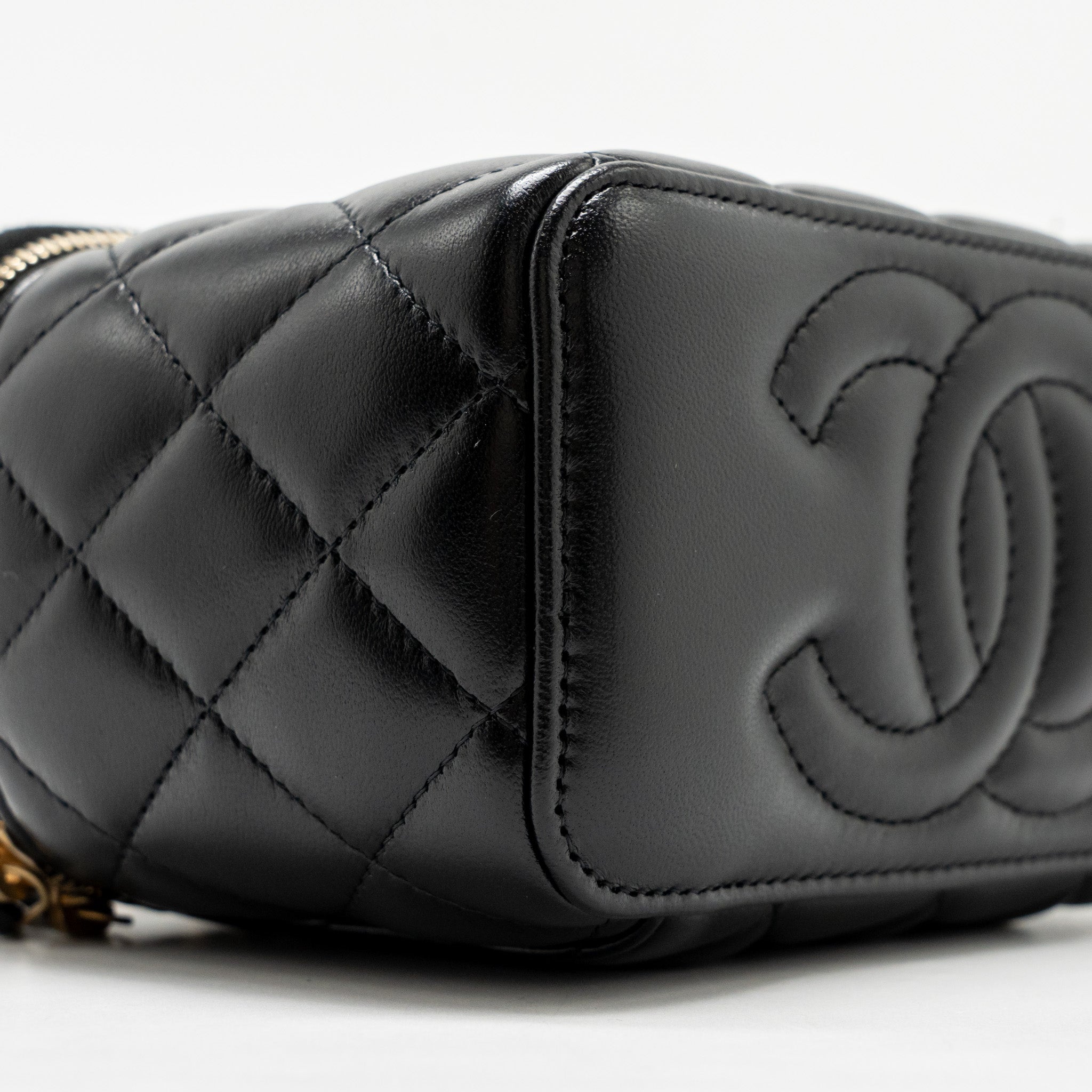 Chanel 24a Long Vanity Case With CC Logo Adjustable Chain Lambskin Black (microchip)