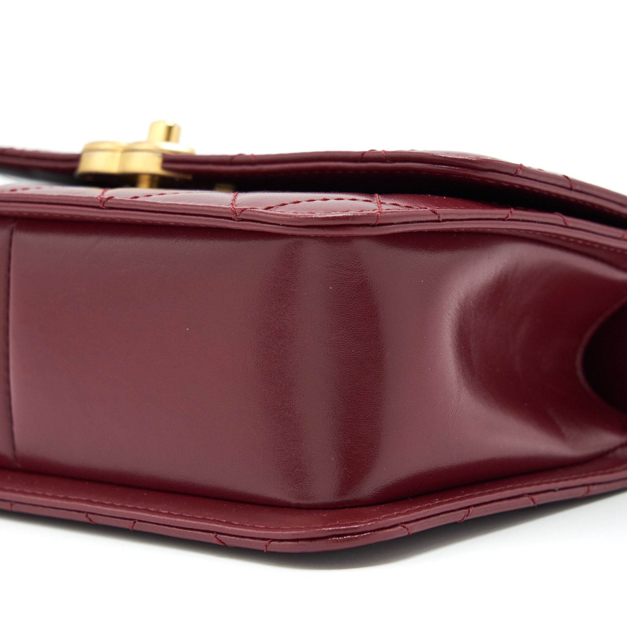 Chanel 21A Medium Gold Crush Flap Bag Calfskin NC635 Burgundy