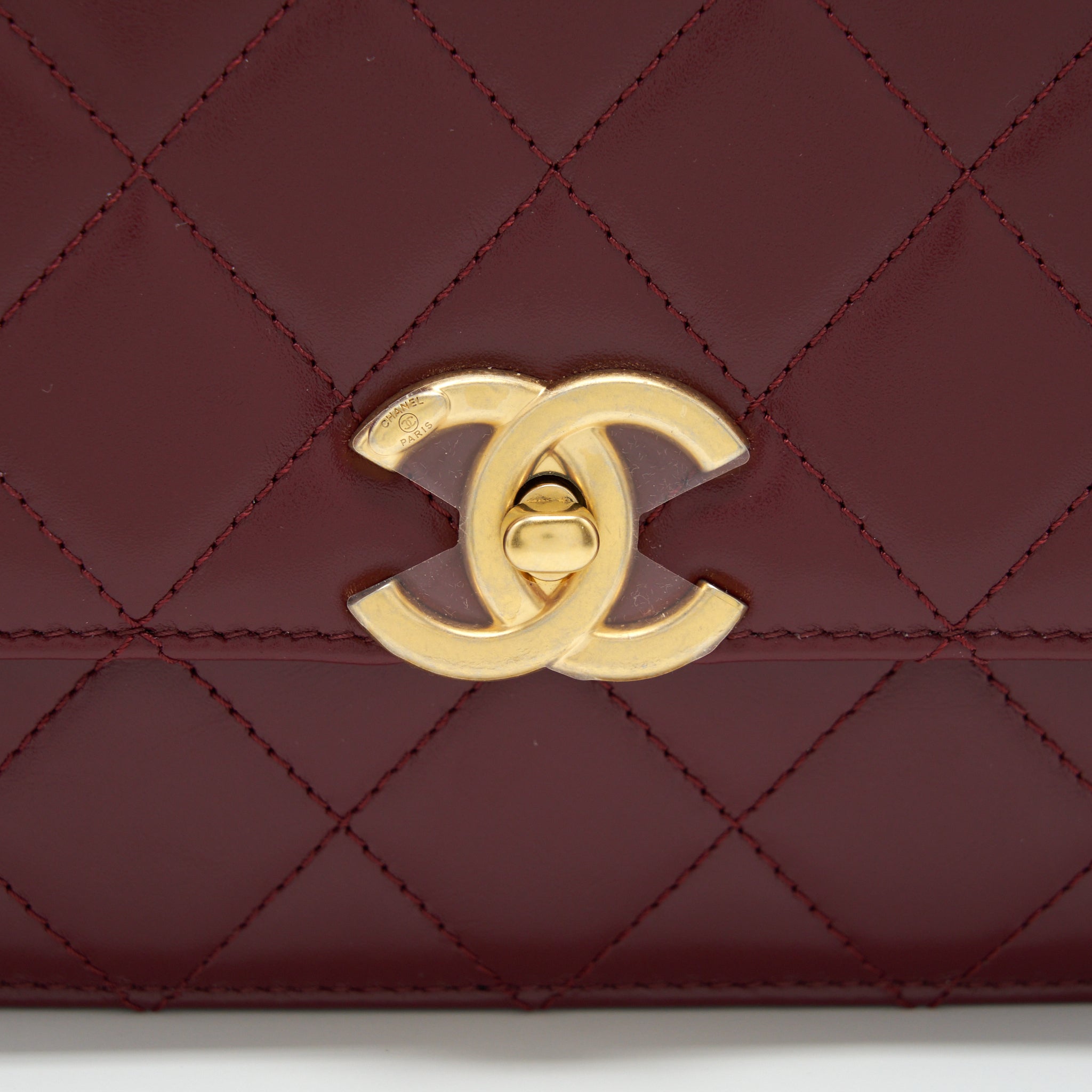 Chanel 21A Medium Gold Crush Flap Bag Calfskin NC635 Burgundy