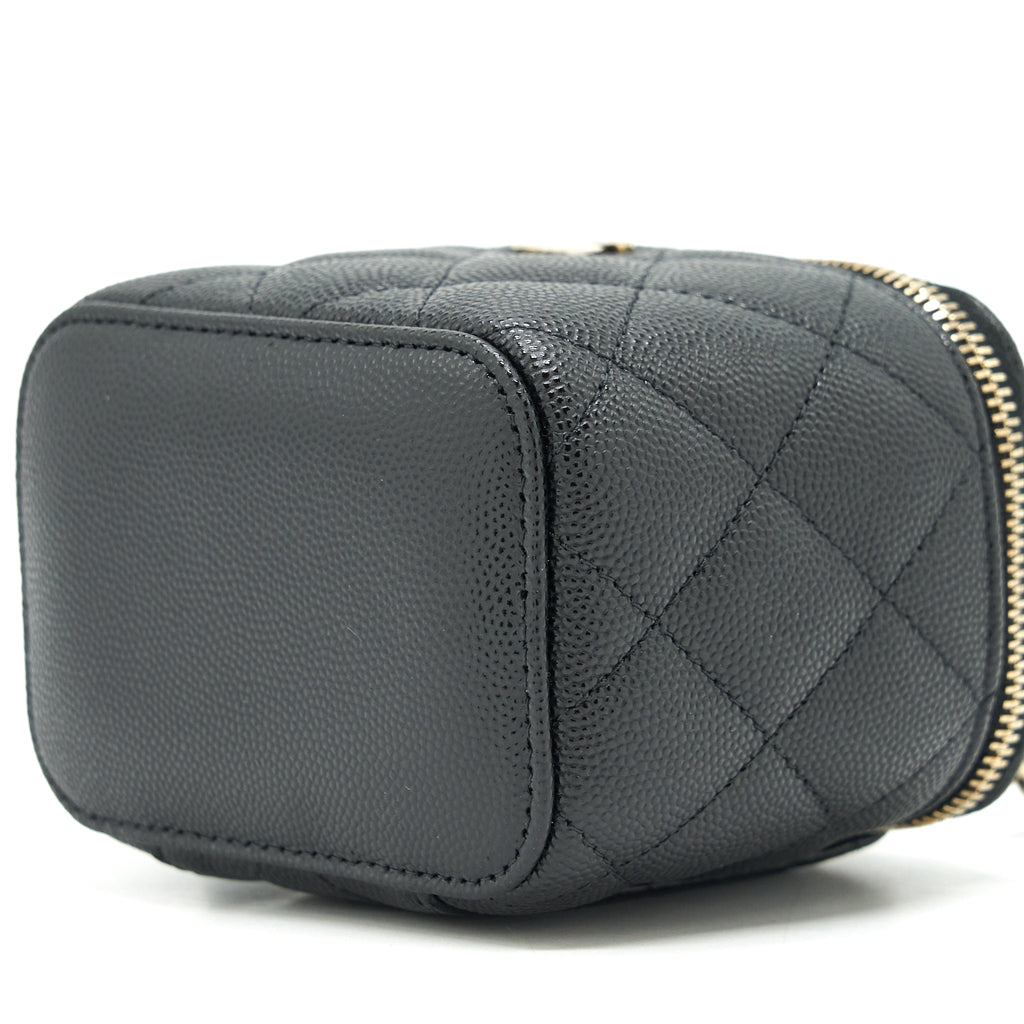Chanel 22C Mini Vanity With Chain Caviar Black L