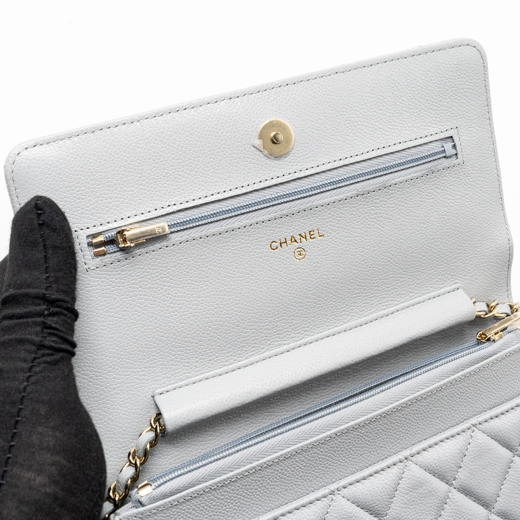 CHANEL Classic Wallet On Chain Caviar Light Grey L (Microchip)