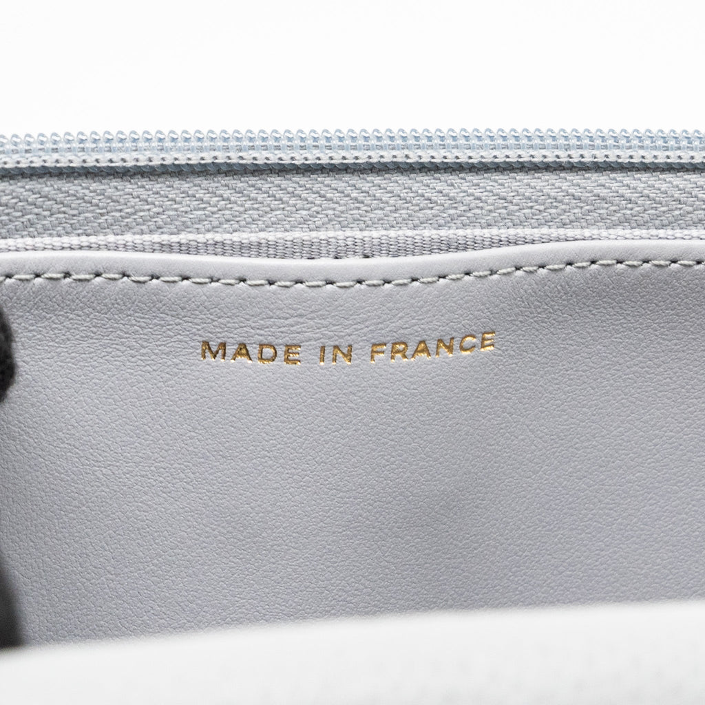 CHANEL Classic Wallet On Chain Caviar Light Grey L (Microchip)