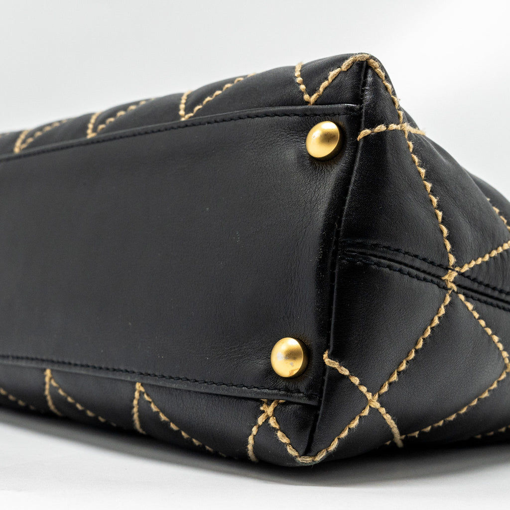Chanel vintage quilted zip shoulder bag calfskin black