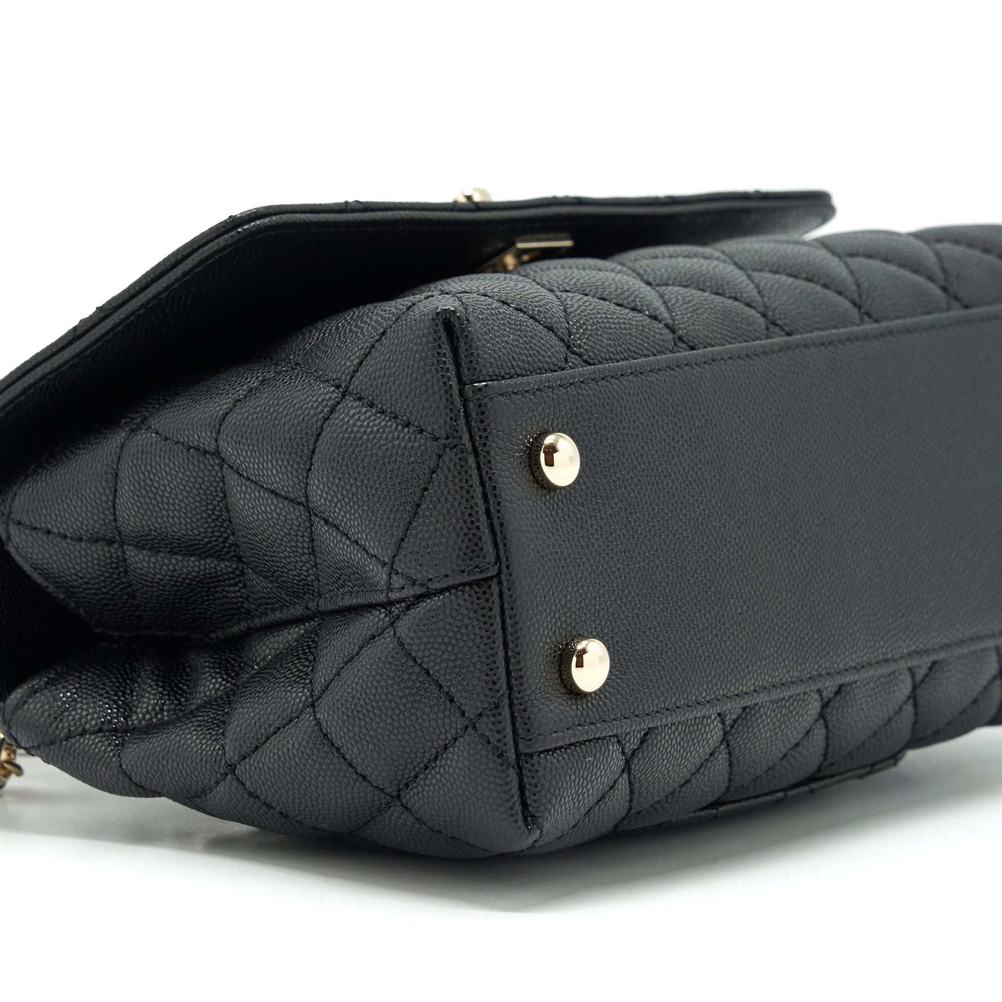 Chanel 22P Small Coco Handle Caviar Black L