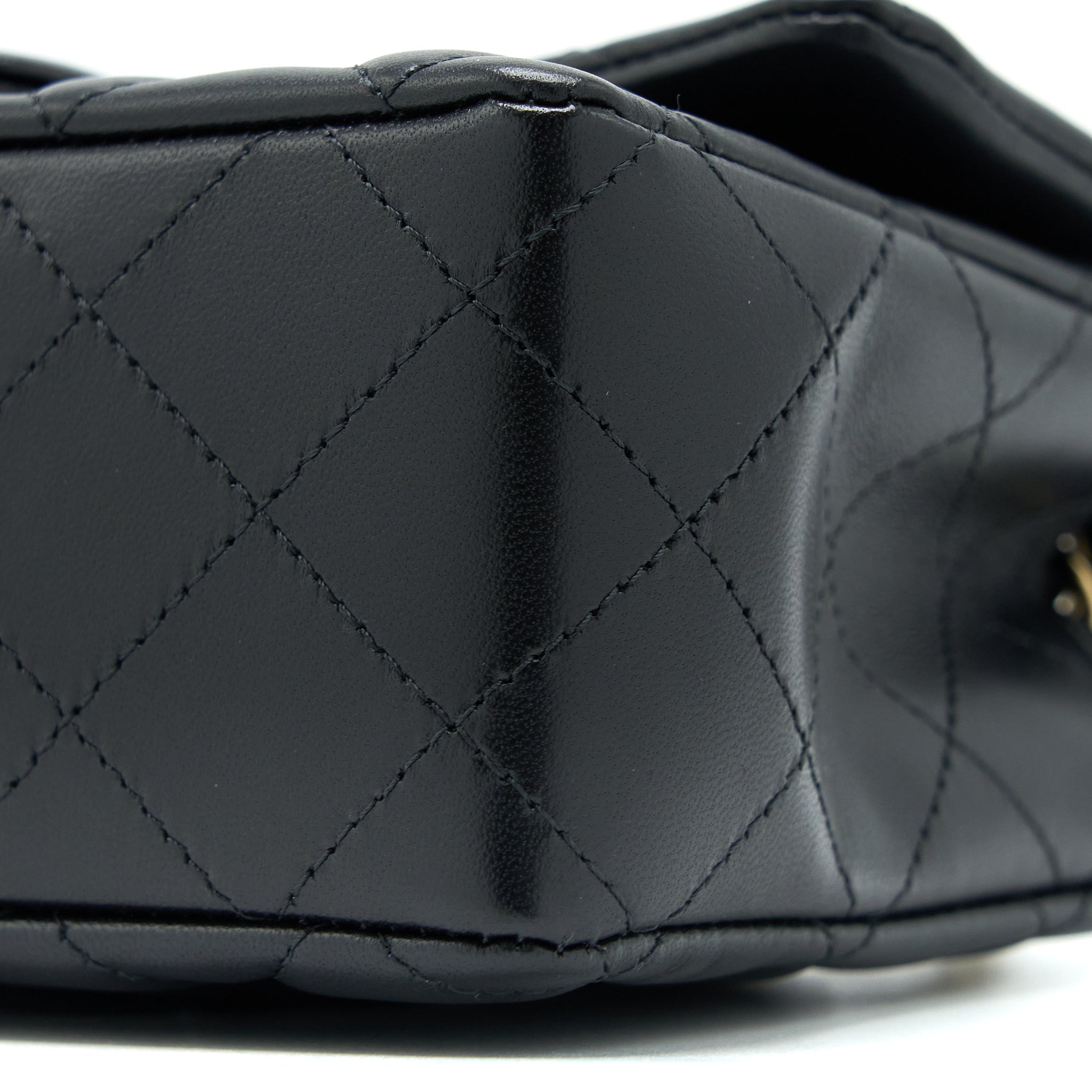 Chanel Classic Mini Rectangular Flap Bag Lambskin Black L (Microchip)