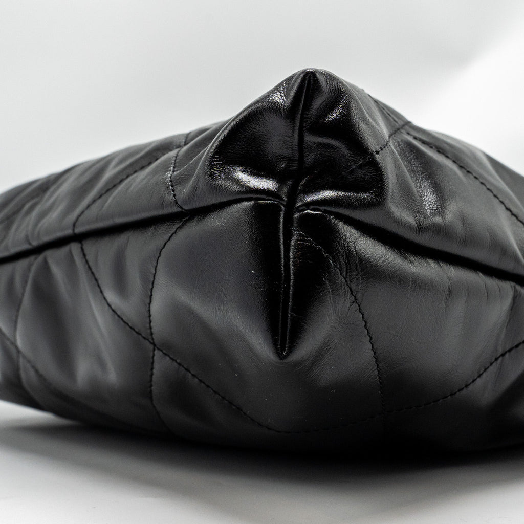 Chanel Medium 22 Bag Shiny Calfskin Black  (microchip)