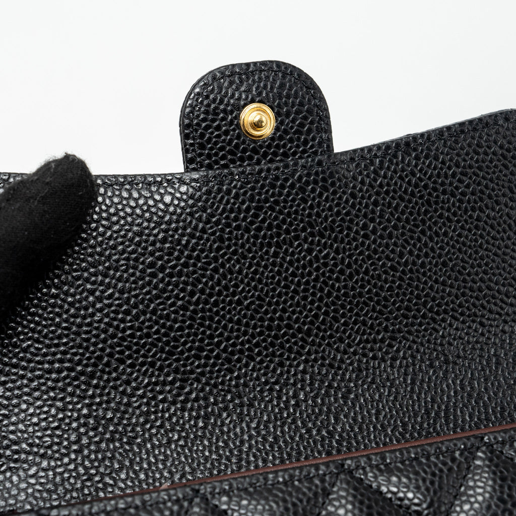 Chanel quilted medium flap compact wallet caviar black  (microchip)