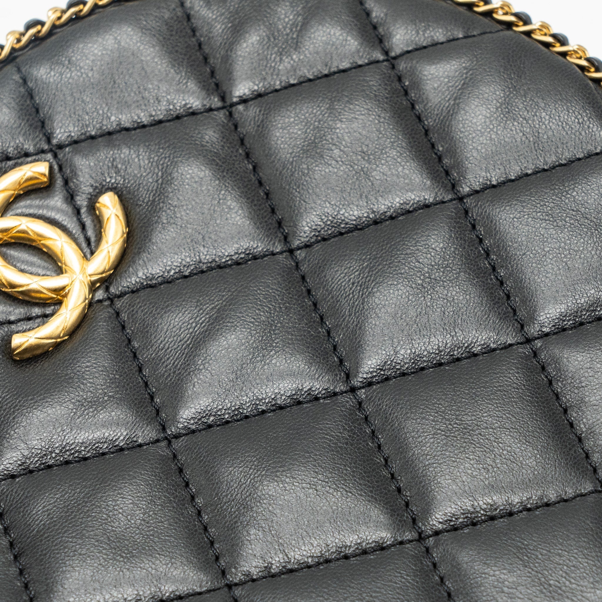 Chanel Round Vanity With Chain Lambskin Black  (microchip) no