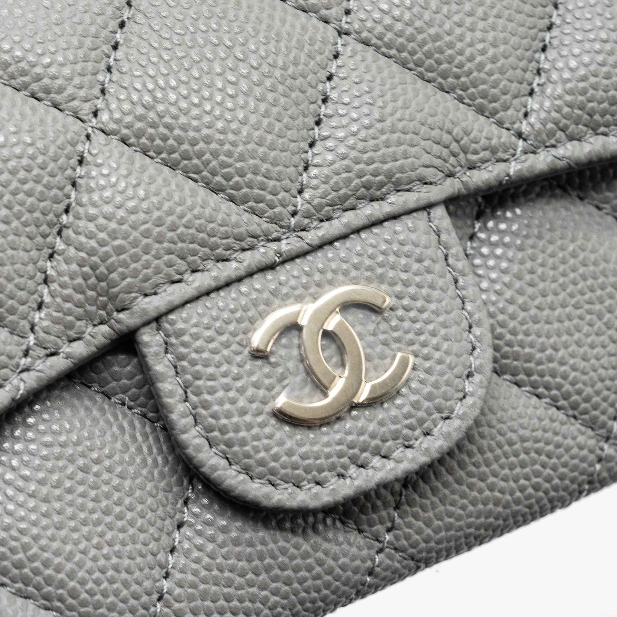 Chanel classic flap card holder caviar grey L (microchip)
