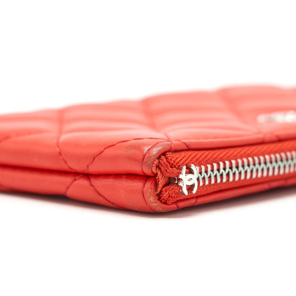 Chanel Small O-Case Pouch Lambskin Red