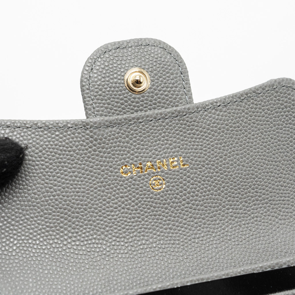 Chanel classic flap card holder caviar grey L (microchip)