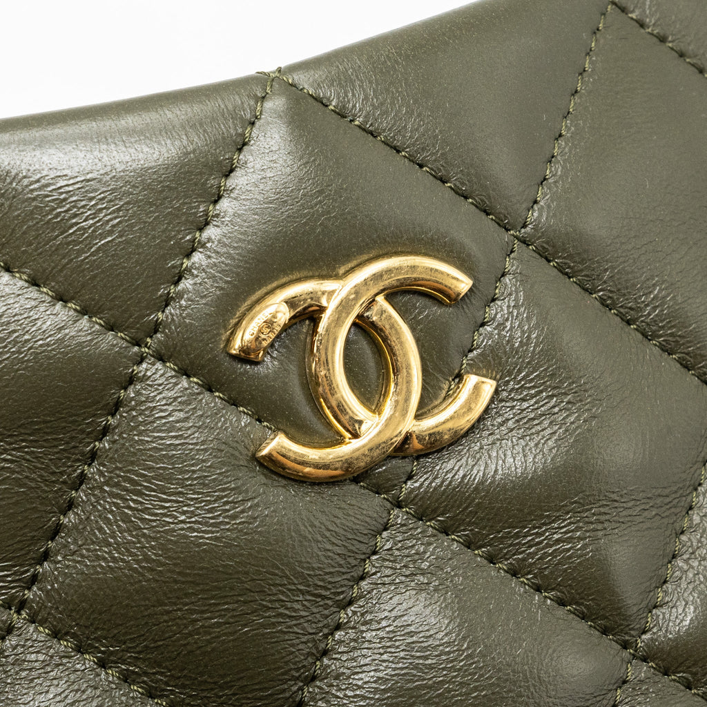 Chanel 22k Hobo Bag Lambskin Green  (microchip)