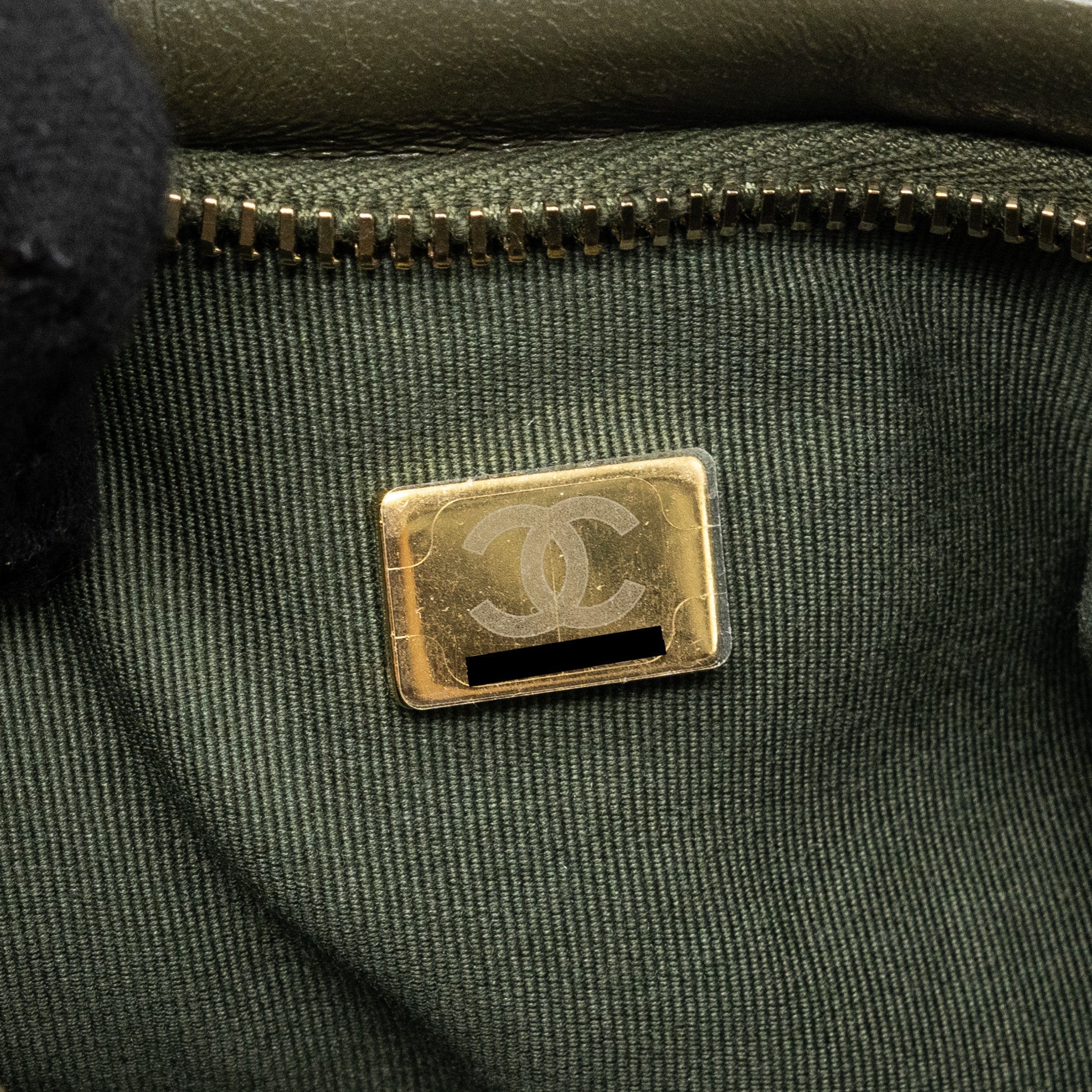 Chanel 22k Hobo Bag Lambskin Green  (microchip)