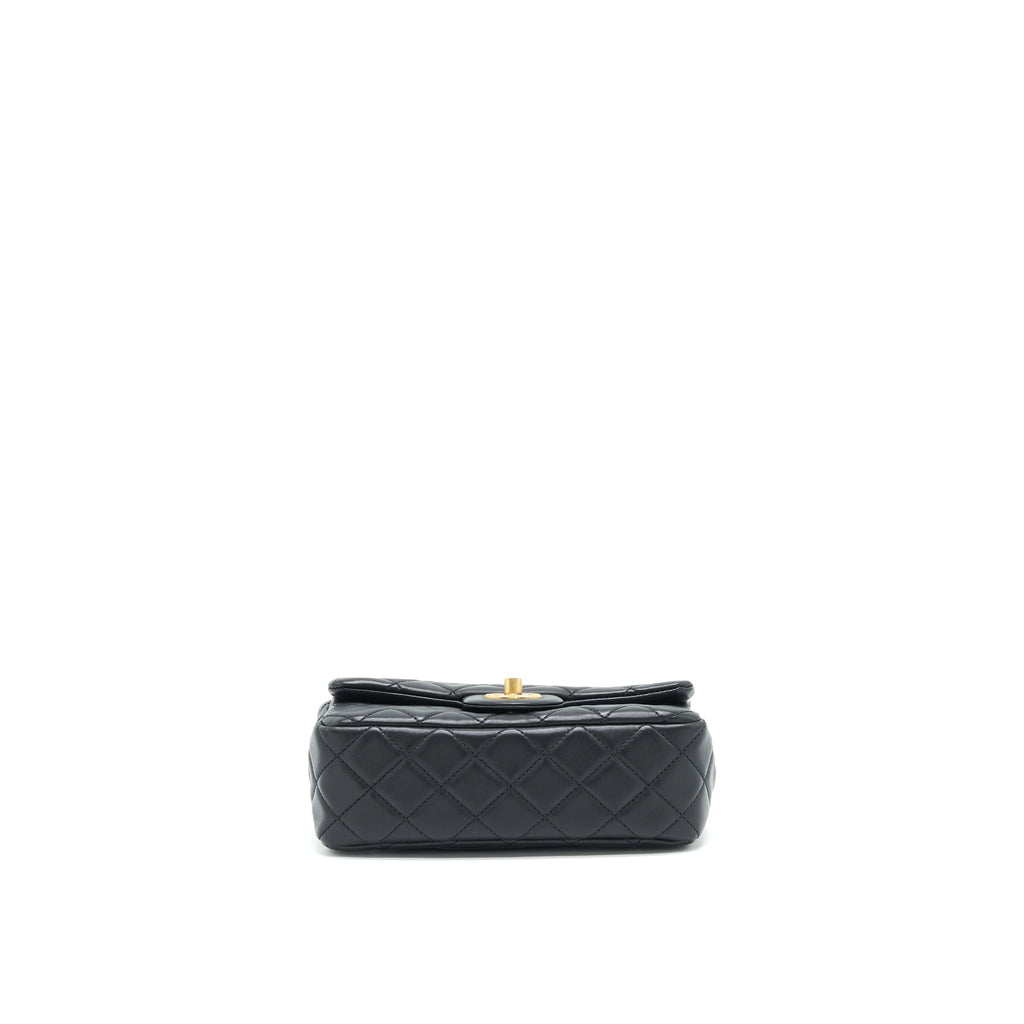 Chanel 22C pearl Crush Mini rectangular Flap Bag Lambskin Black