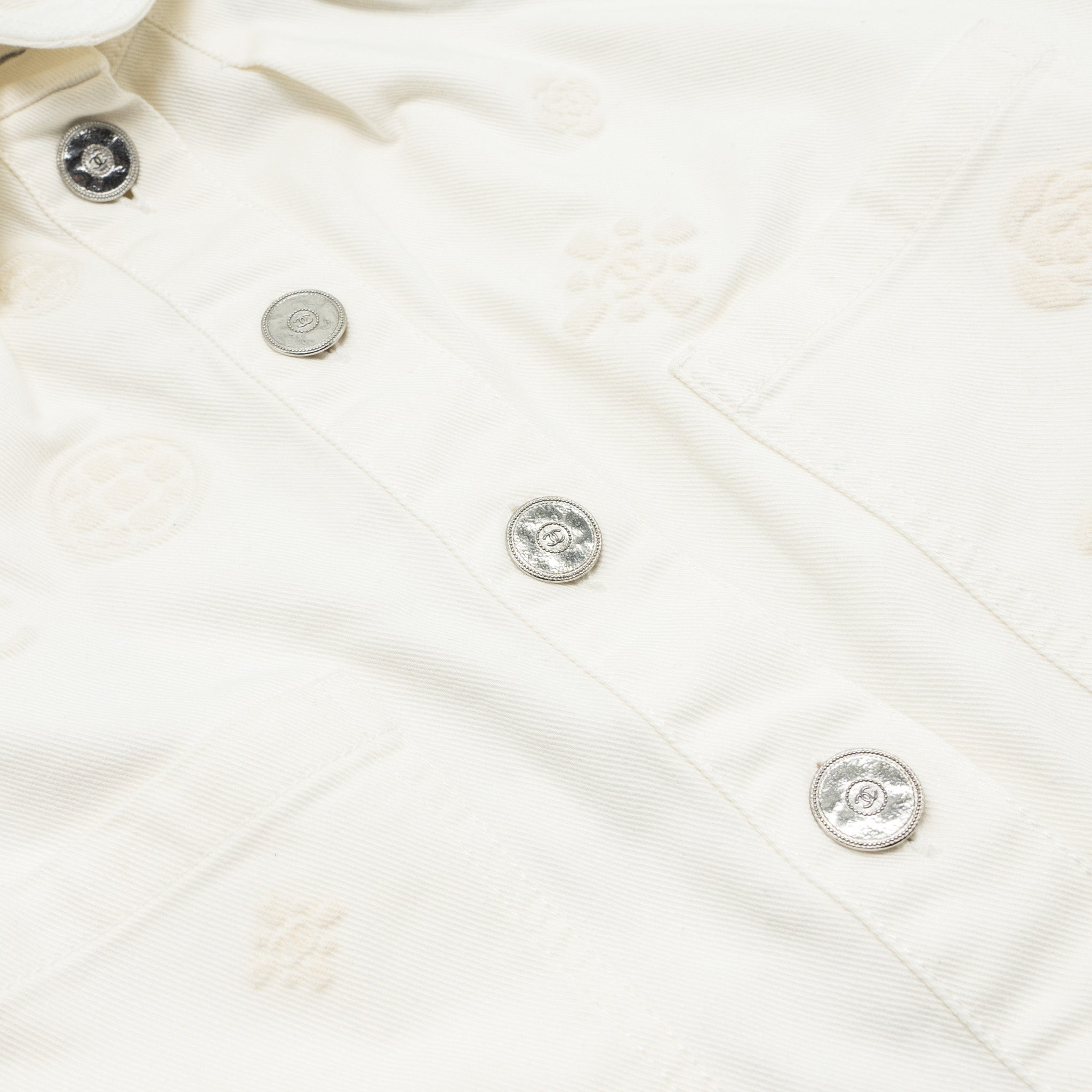 Chanel size 34 21P Camellia Jacket Cotton White