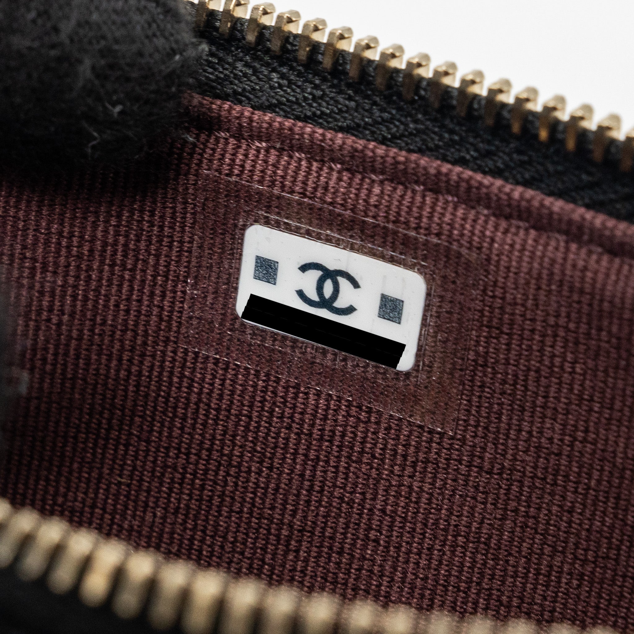 Chanel flap with zip card holder caviar black  (microchip)