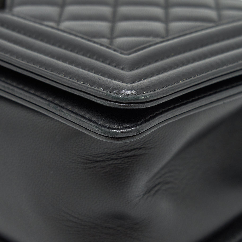 Chanel medium boy black Lambskin Ruthenium