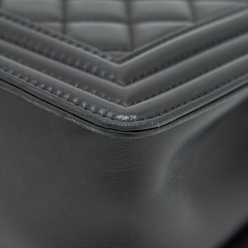 Chanel medium boy black Lambskin Ruthenium