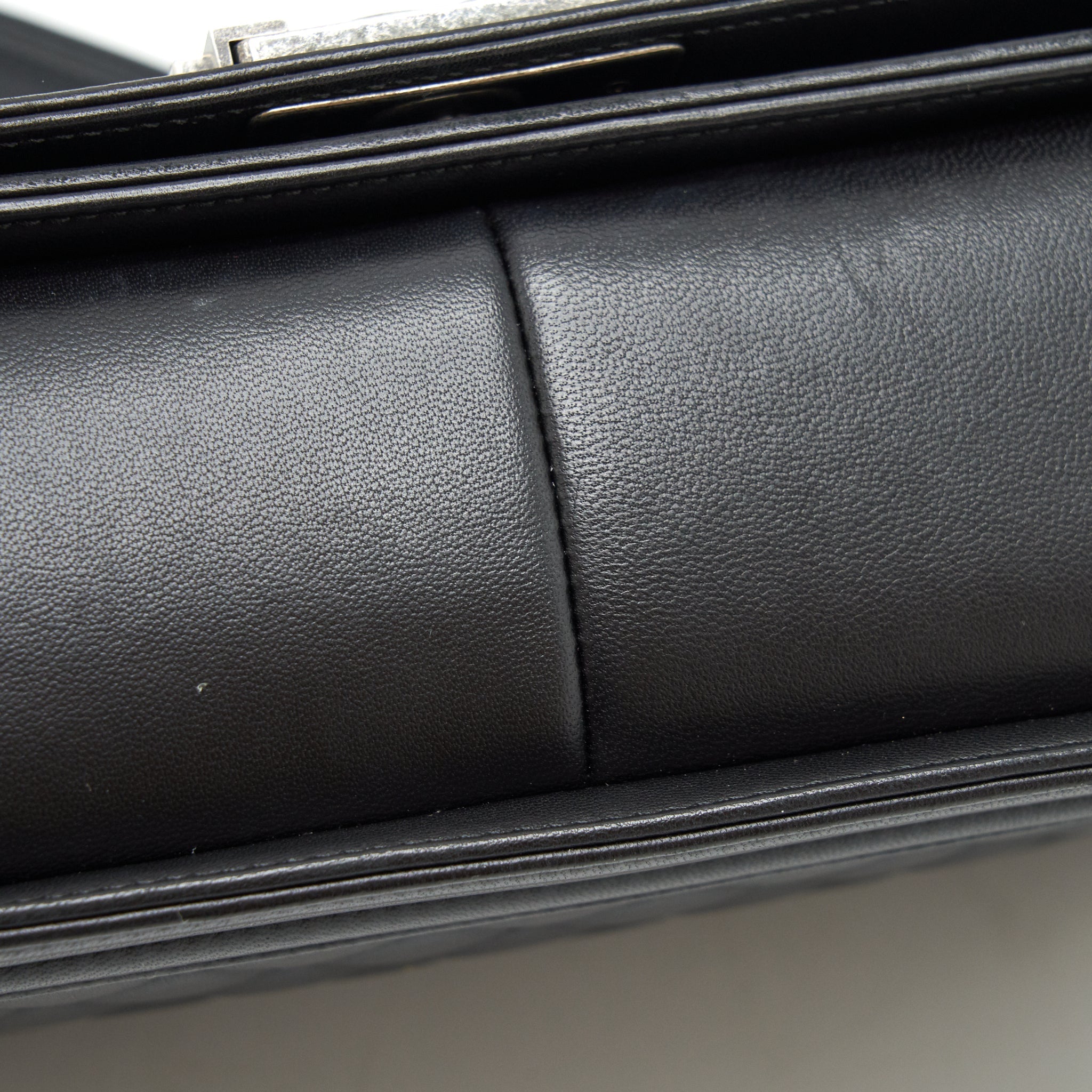 Chanel medium boy black Lambskin Ruthenium