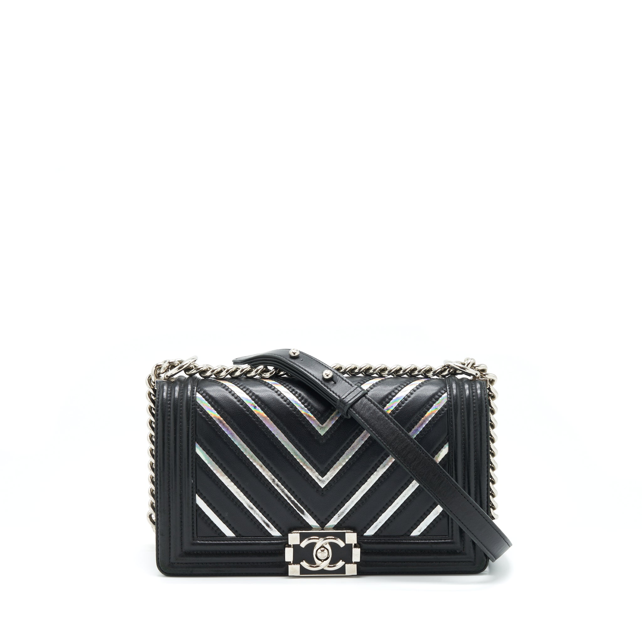 Chanel Medium Boy Chevron Lambskin Black/Silver