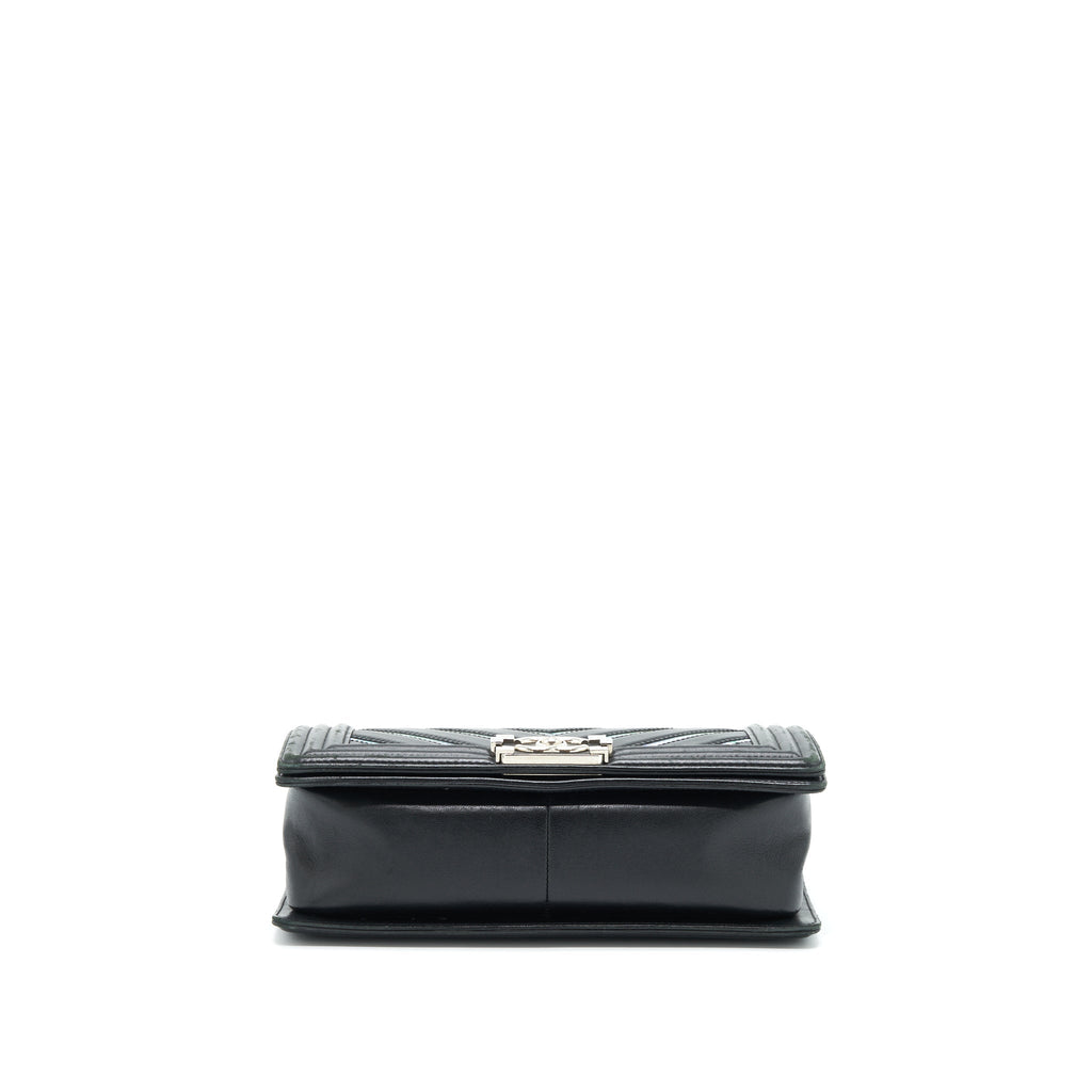 Chanel Medium Boy Chevron Lambskin Black/Silver