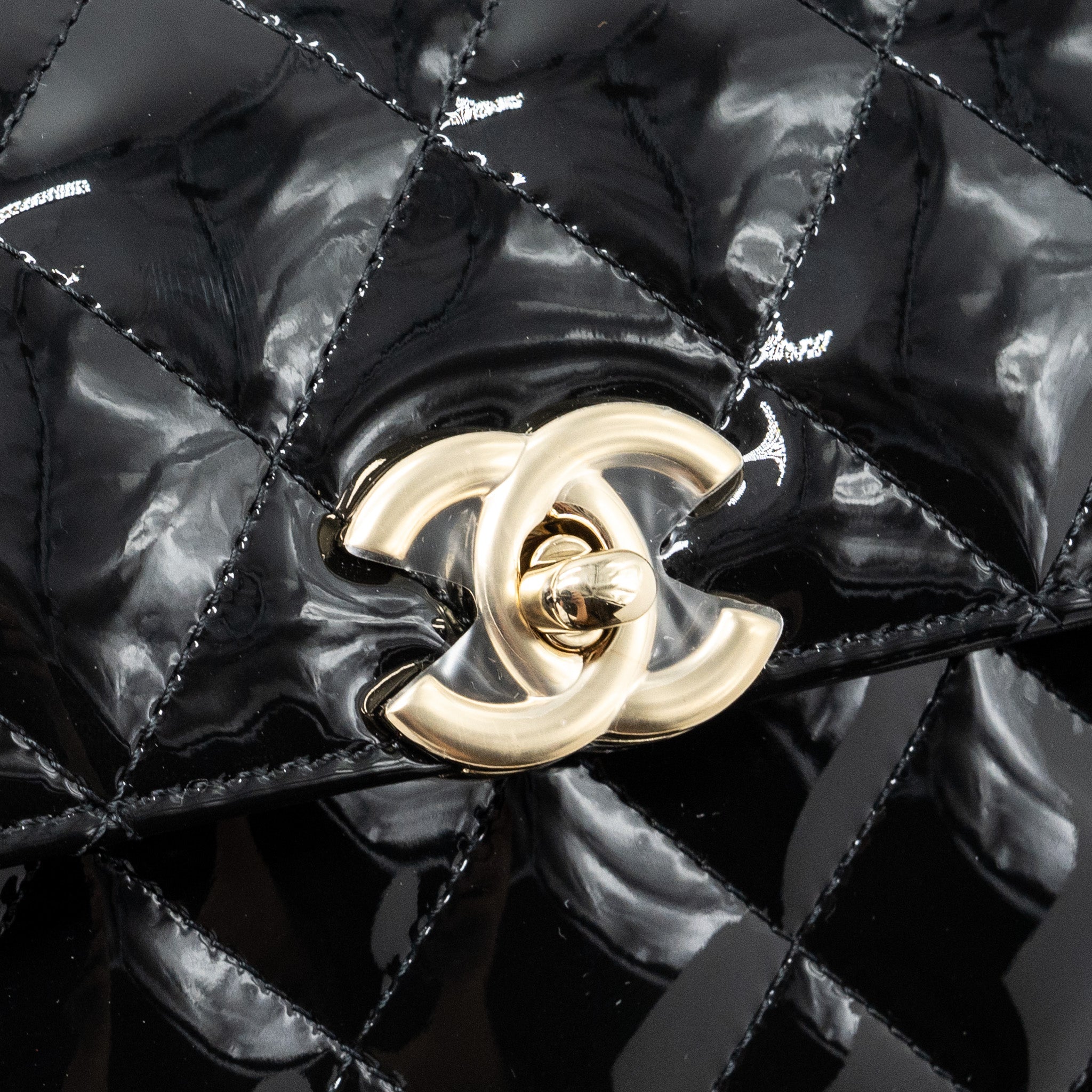 Chanel Small Trendy CC Dual Flap Bag patent black L (microchip)