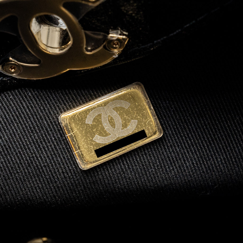 Chanel Mini 31 Bag shiny calfskin black L (microchip)