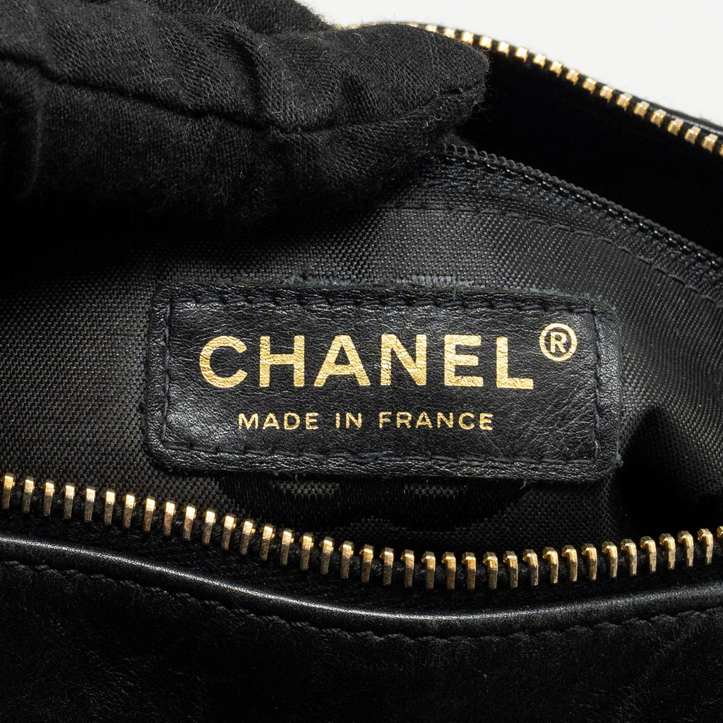 Chanel vintage quilted zip shoulder bag calfskin black