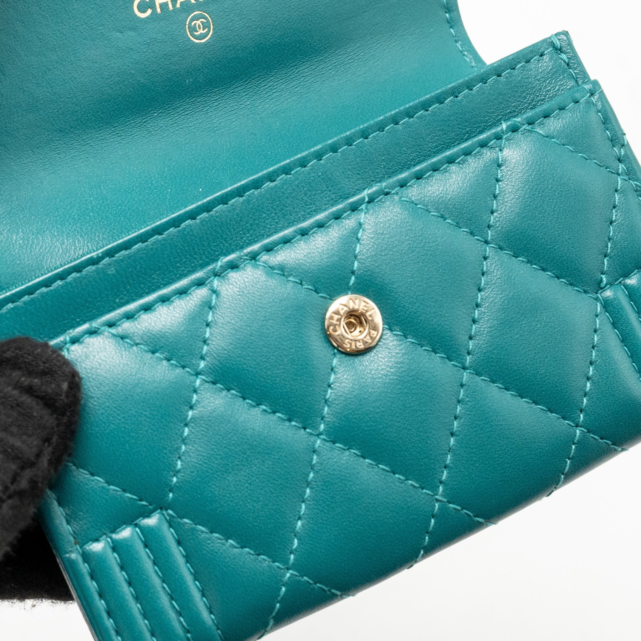 Chanel Boy Flap Card Holder Lambskin Green L