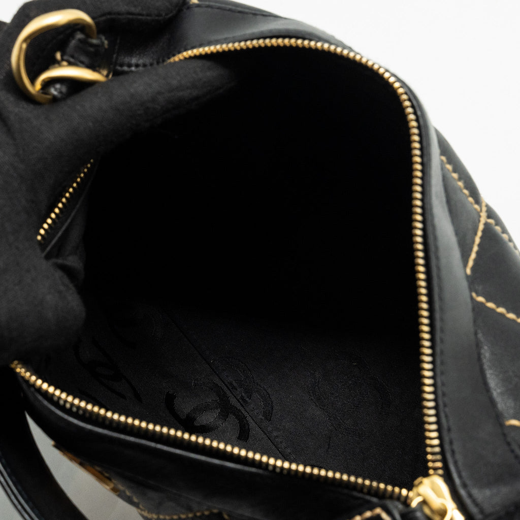 Chanel vintage quilted zip shoulder bag calfskin black