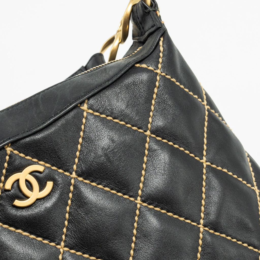 Chanel vintage quilted zip shoulder bag calfskin black