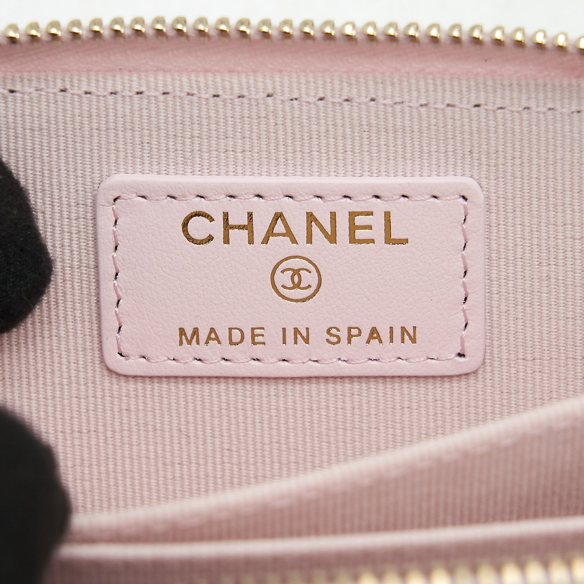 Chanel 22P Zip Card holder Caviar pink L