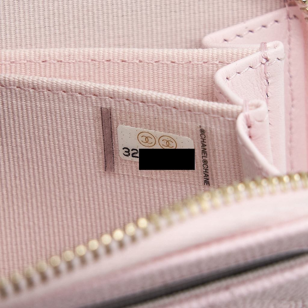 Chanel 22P Zip Card holder Caviar pink L